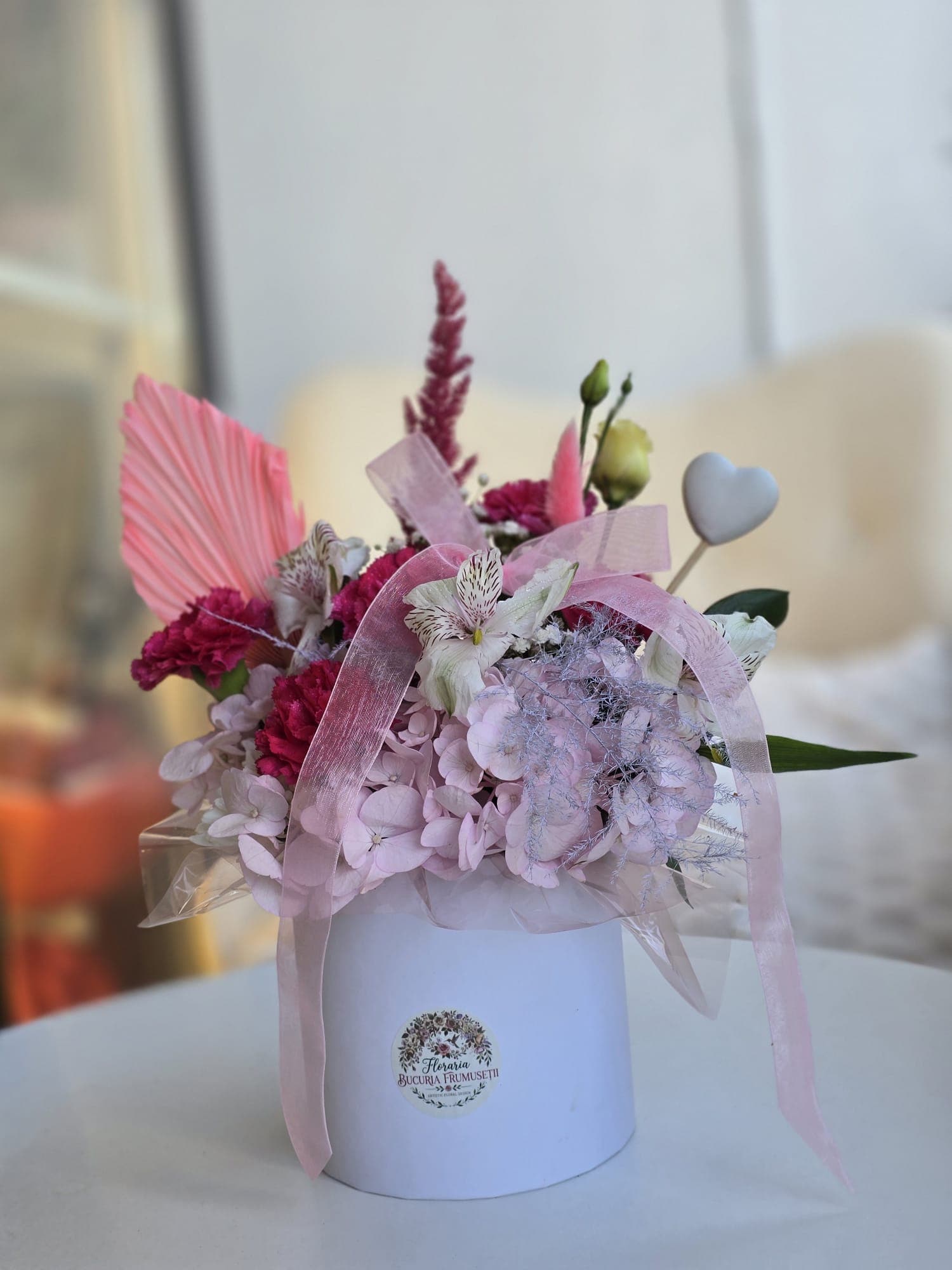 Cutie Delicatețe – Cutii Florale & Cadouri